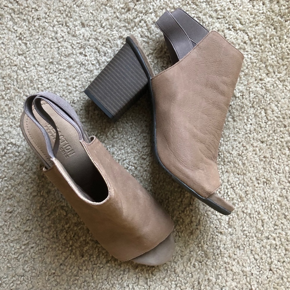 Kenneth Cole REACTION Open toe booties - Size 9